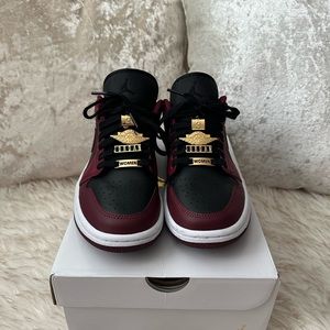 WOMENS AIR JORDAN 1 LOW